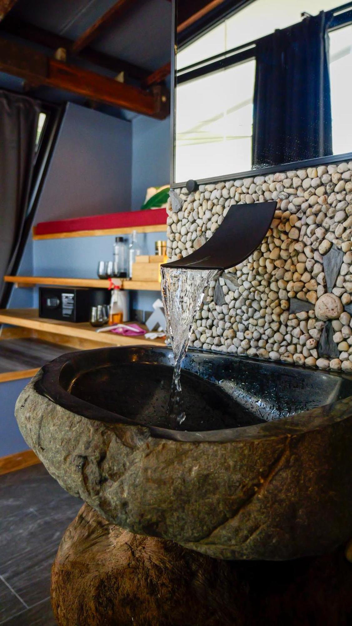 Rockinnest Hotel Ел Нидо Екстериор снимка